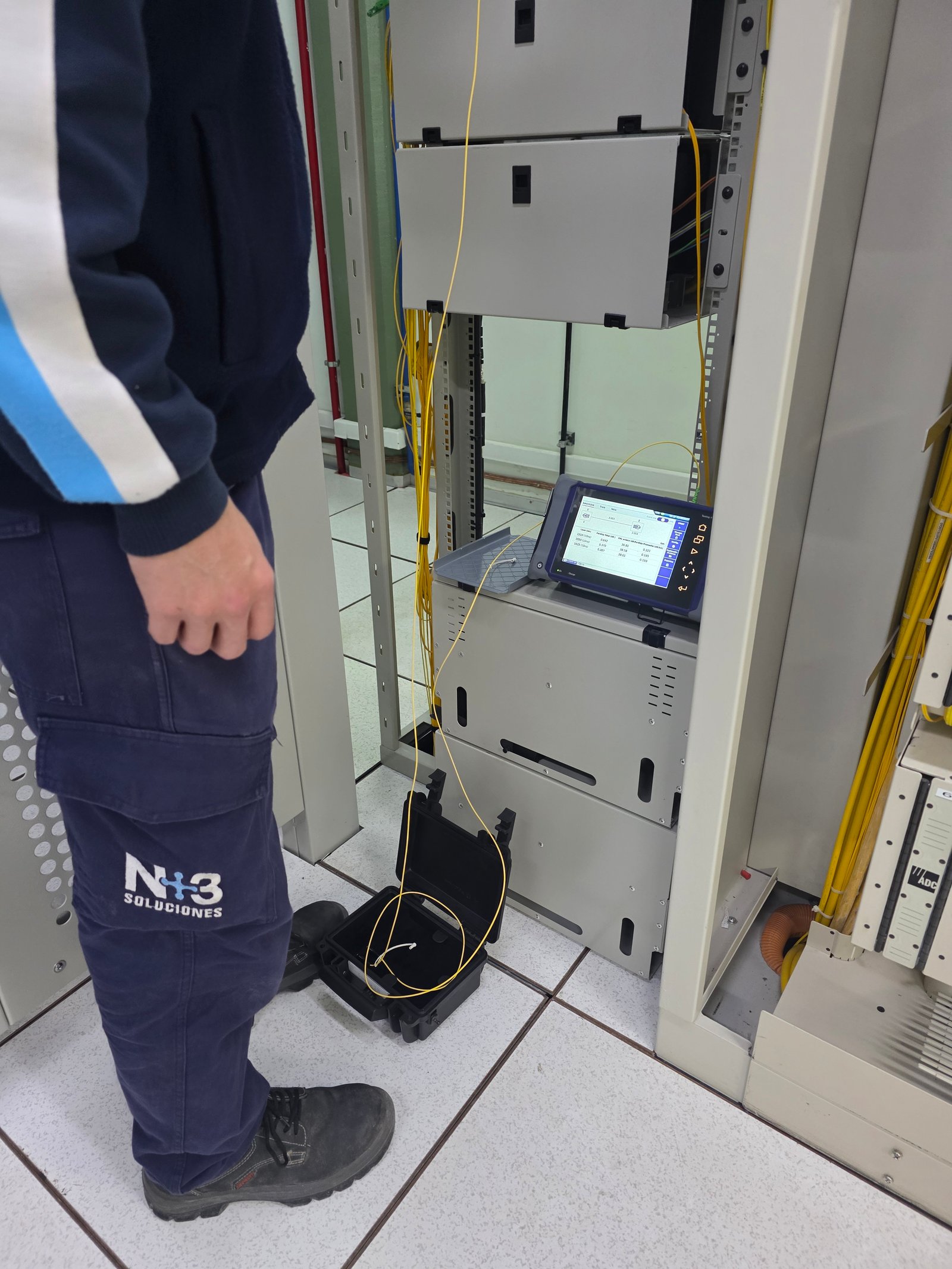 Medición OTDR durante intervención FLM de fibra óptica